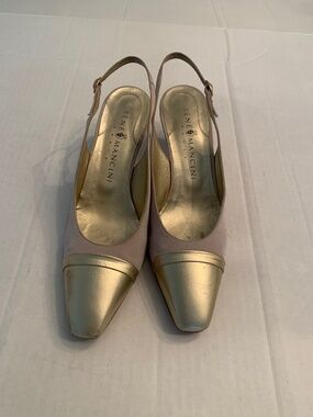 Rene Mancini Cream & Gold Metallic Size 40.5